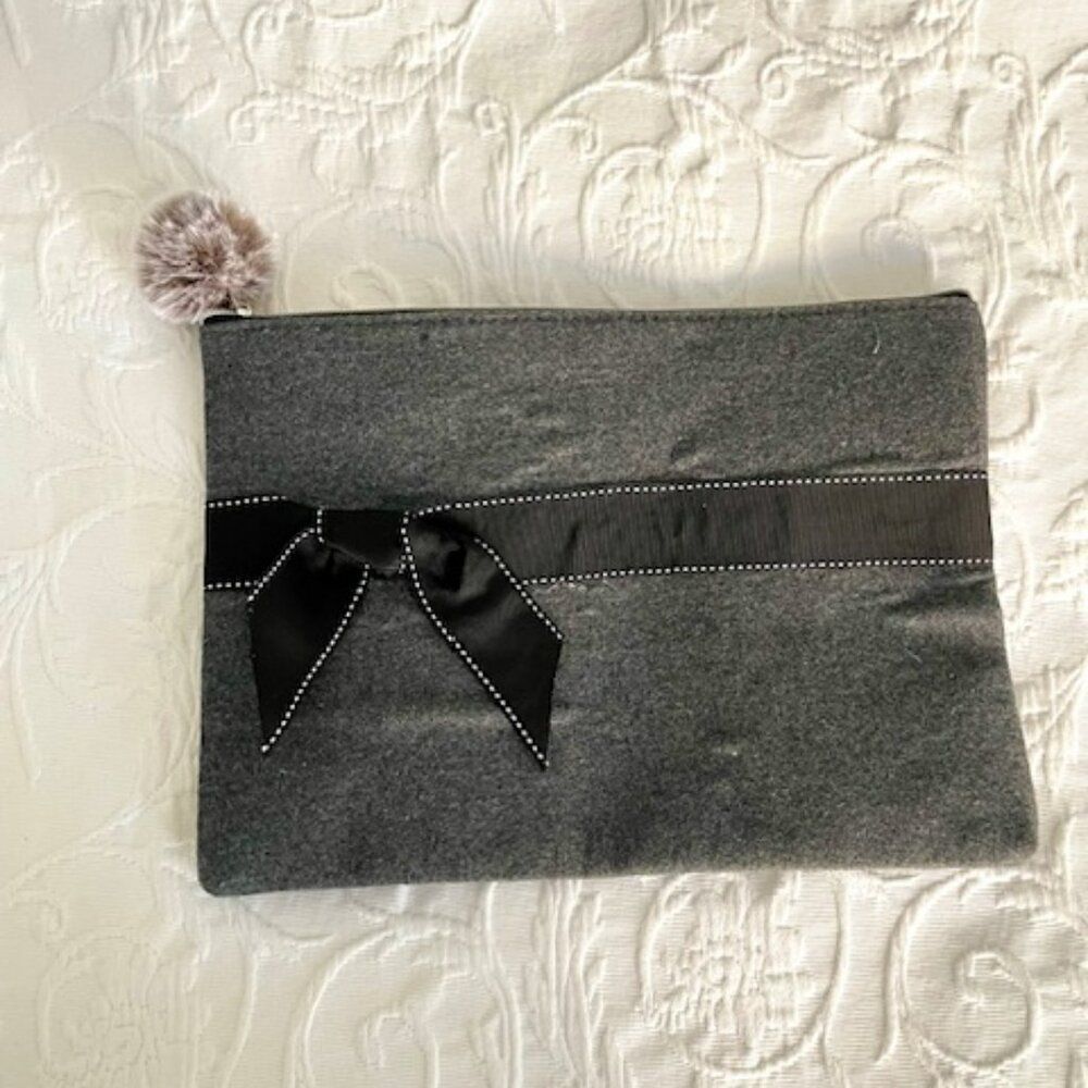 Gray Flannel Bag Purse Clutch with Faux Fur Zipper Pull and Black Bow